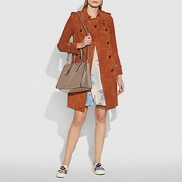 ⚜Coach Charlie Carryall

Purse - Picture 10 of 11